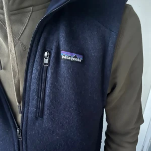 Patagonia fleece väst  - Fleece väst - Patagonia - Storlek: Small - Mycket bra skick, inga defekter - Nypris: 1399kr - Mitt pris: 849kr- hör av dig vid funderingar 💫