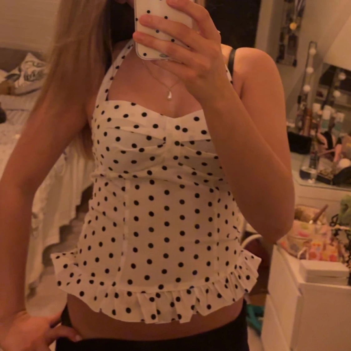 Vit prickig korsett med volangkant - 1