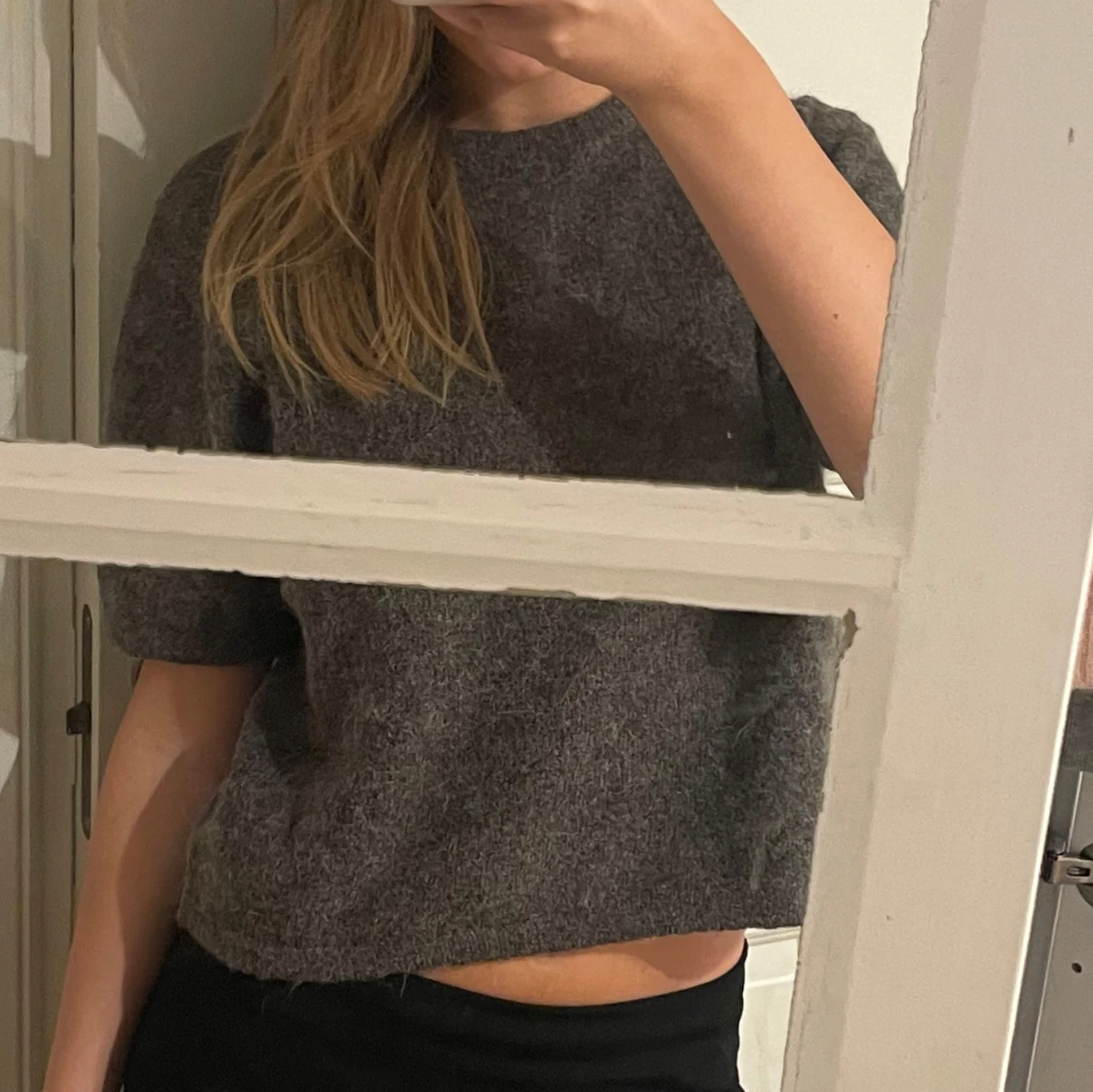 Brun stickad kortärmad tröja - 1