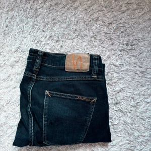 Nudie Jeans ”Lean Dean” - Säljer nu dessa sjunt feta nudie jeans som passar dig från 170 till 176! | Modellen är den populära ”Lean Dean” i slimfit | Hör av dig vid minsta fråga eller fundering!