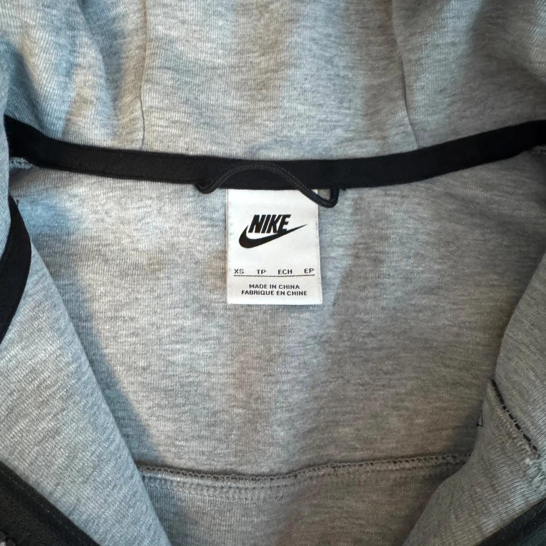 Grå Nike hoodie med dragkedja XS - 1