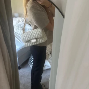 Vit väska  - Säljer denna super fina väskan!🤍