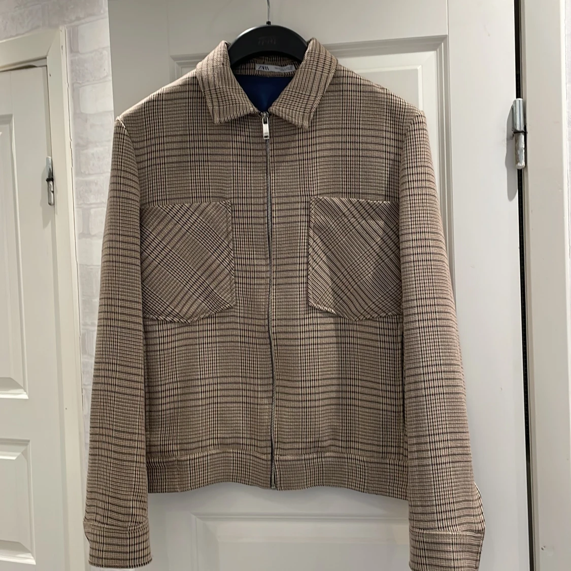 Rutig overshirt med dragkedja