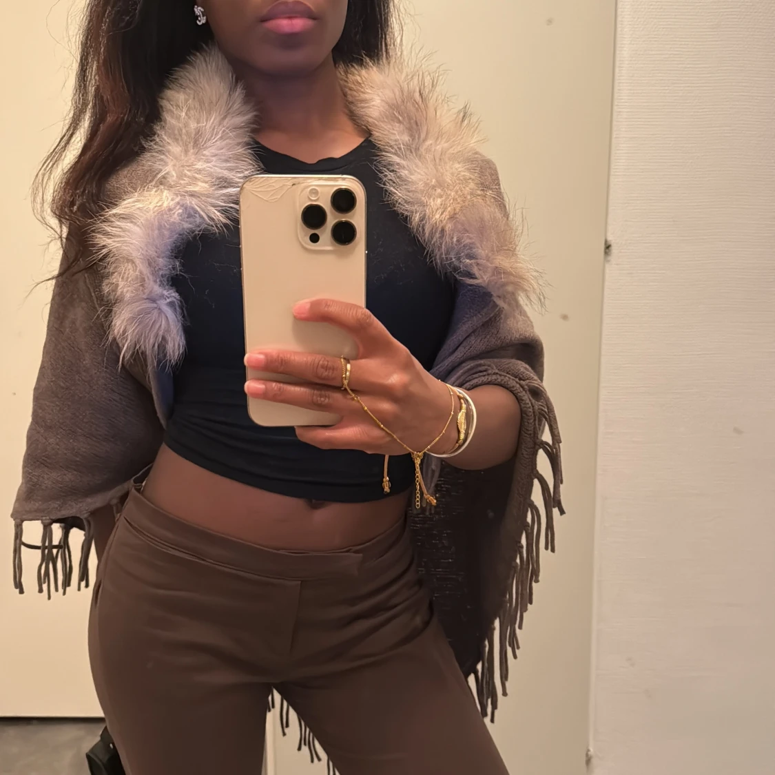 Poncho med fuskpäls 