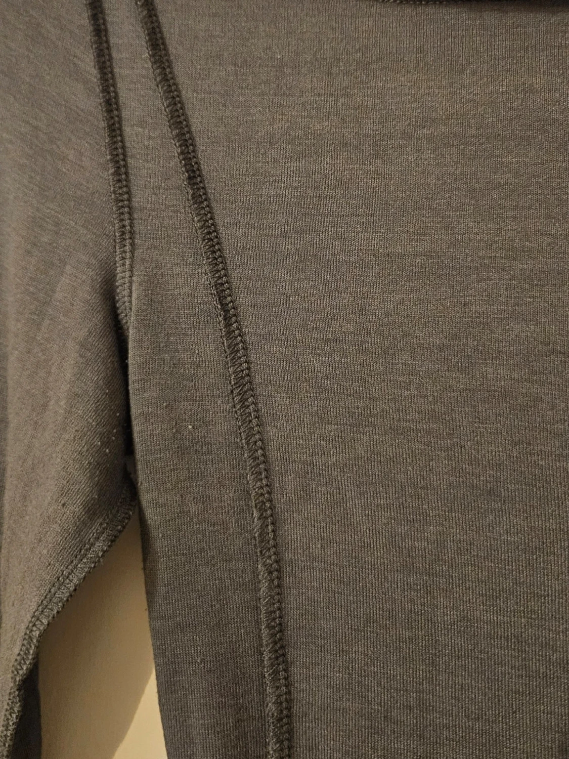 Mörkgrå långärmad topp - 2