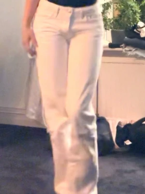 Vita jeans - Kommer inte till användning! Användt fåtal gånger men inga defekter alls🤍