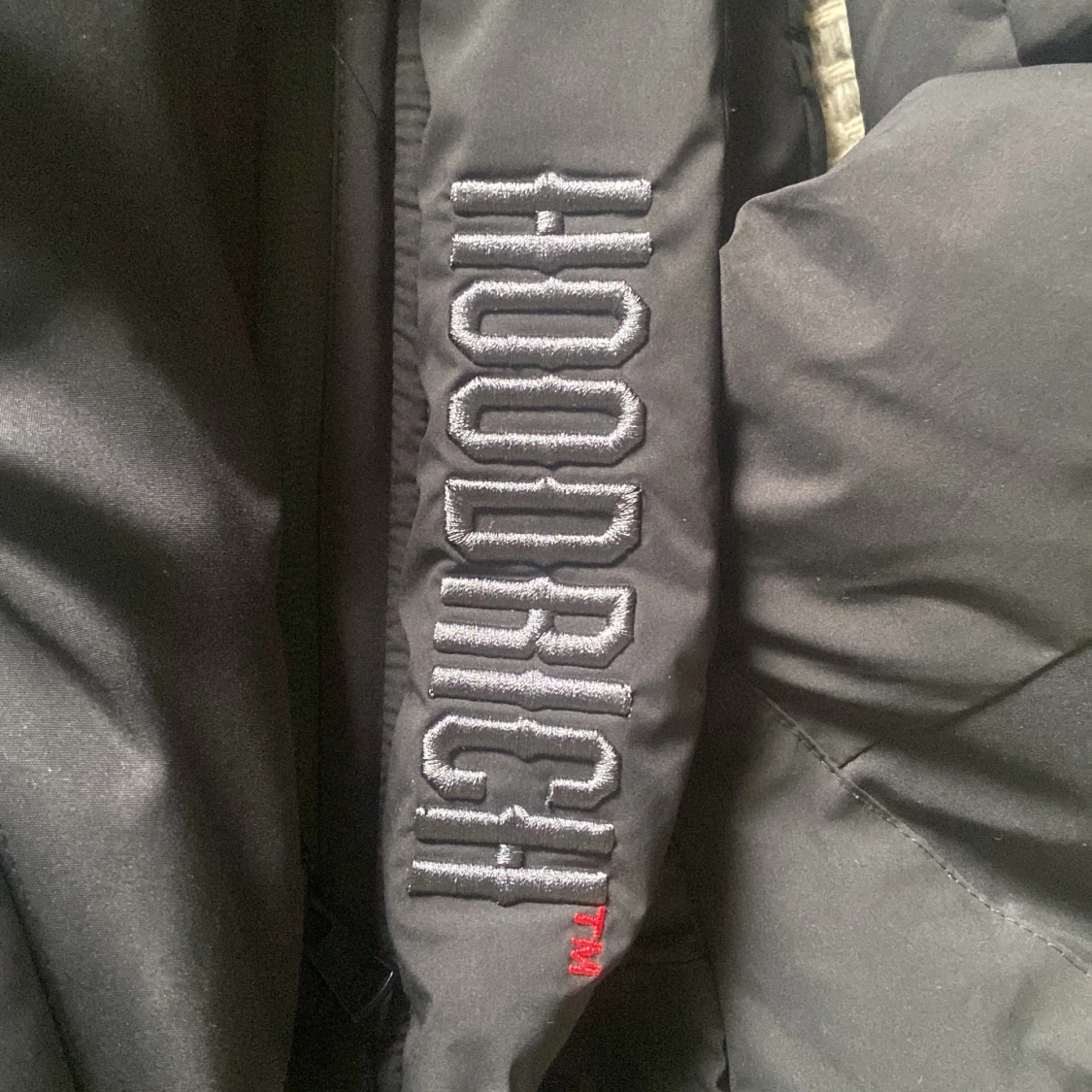 Svart pufferjacka från Hoodrich storlek S-M - 4