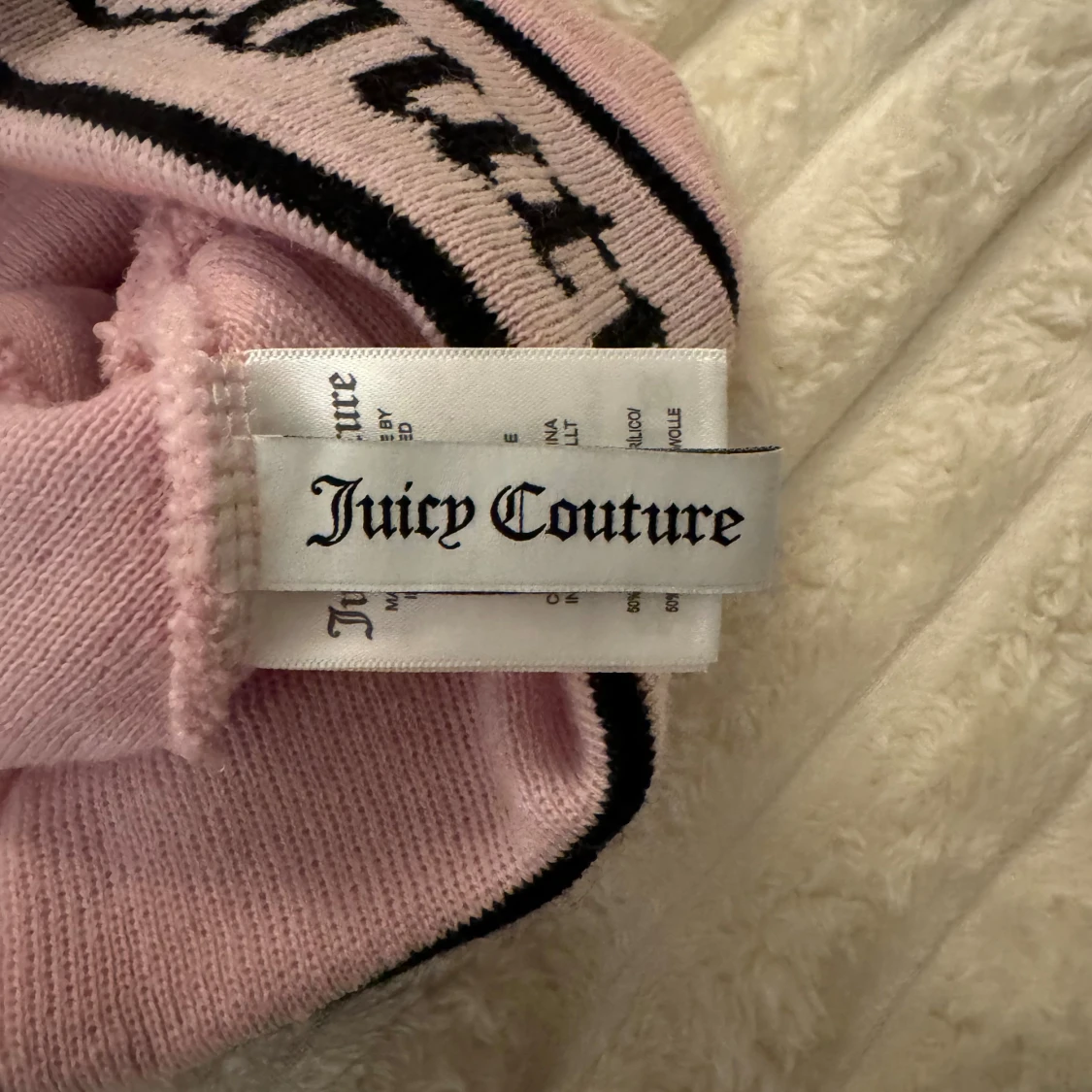 Rosa mössa från Juicy Couture - 1