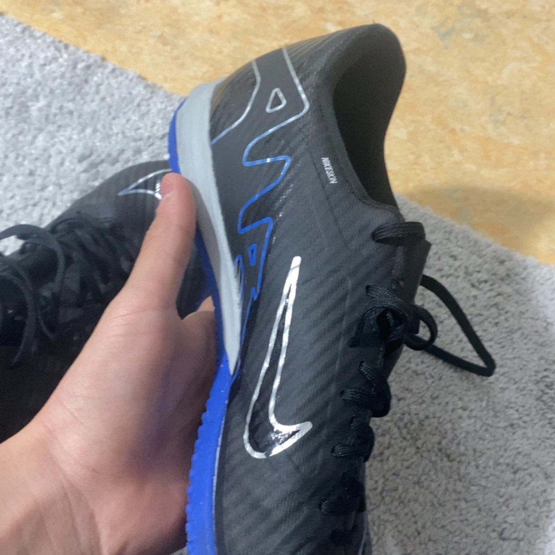 Priset  kan diskuteras  - 2