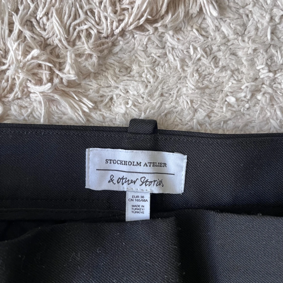 Svarta kostymbyxor från & Other Stories - 1