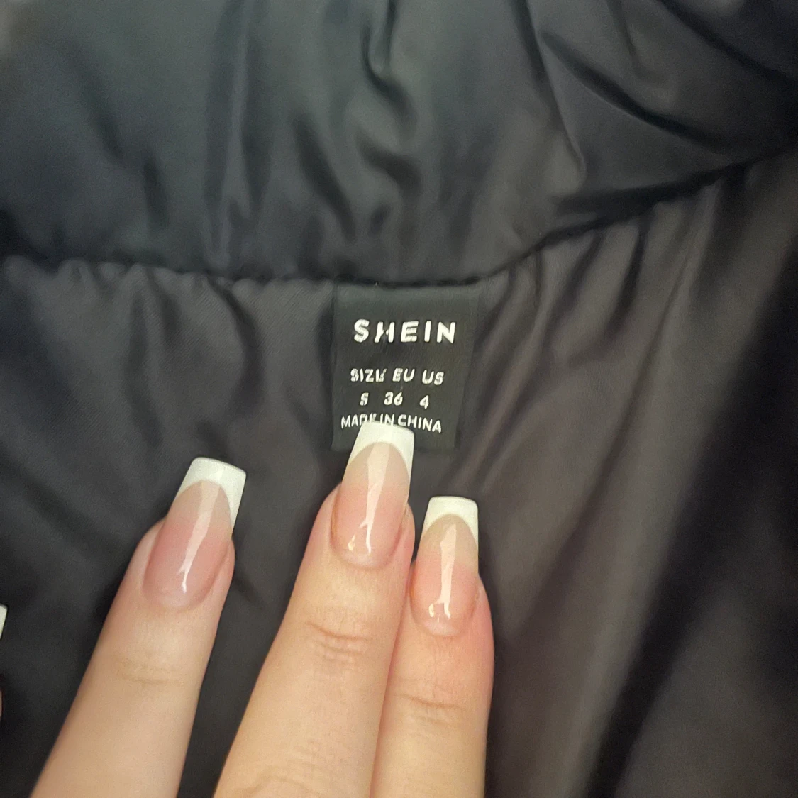 Svart croppad pufferjacka från SHEIN - 2