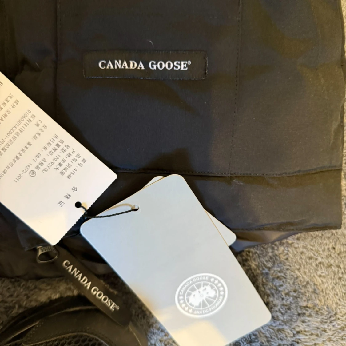 Svart dunväst från Canada Goose - 1