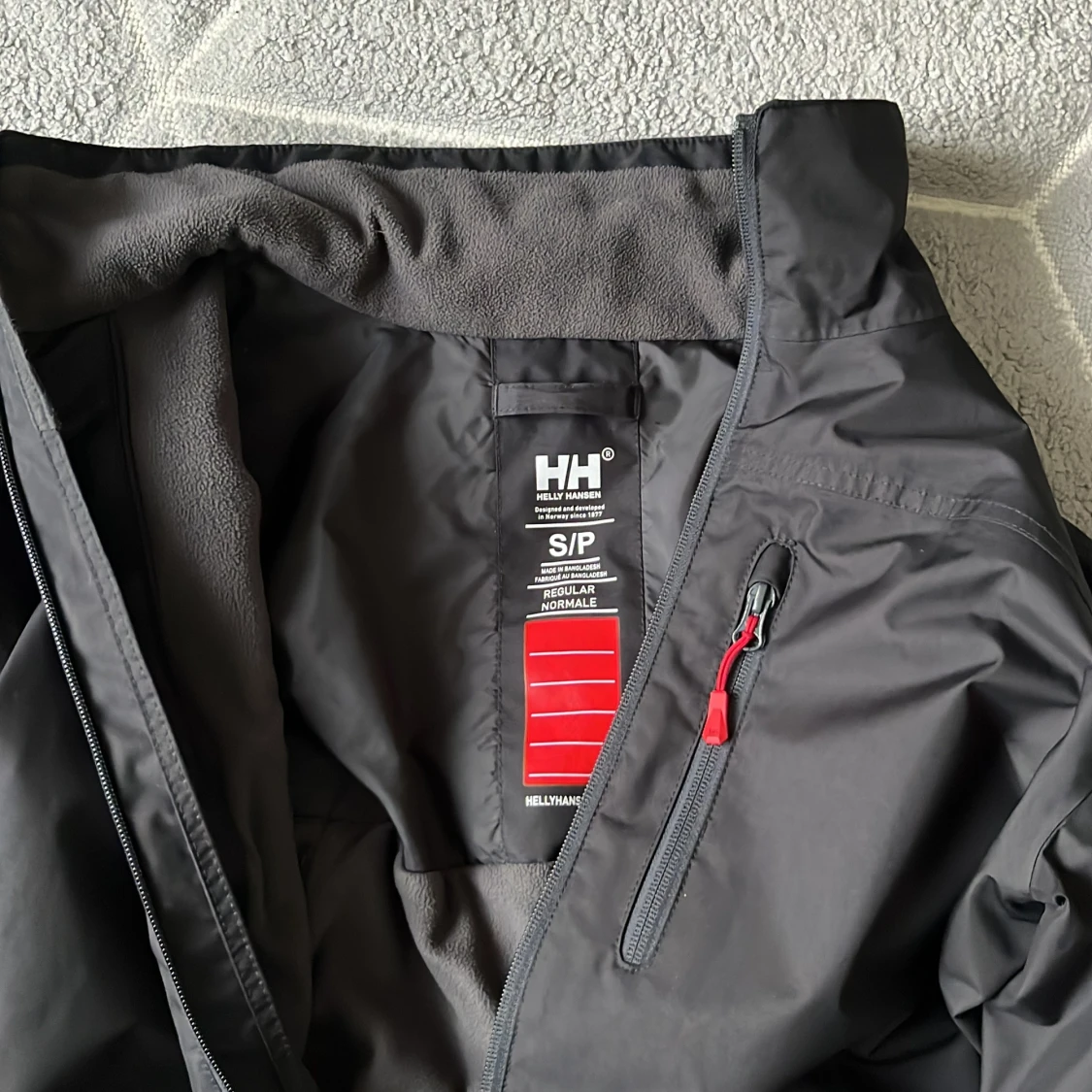 Svart vindjacka från Helly Hansen - 2