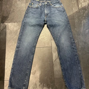Levis 551 jeans - Levis 551 jeans, bra skick, storlek 28/32