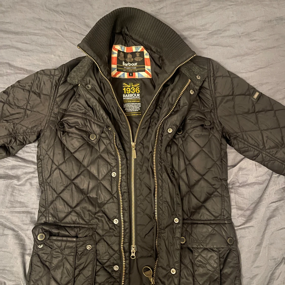 Svart quiltad jacka från Barbour