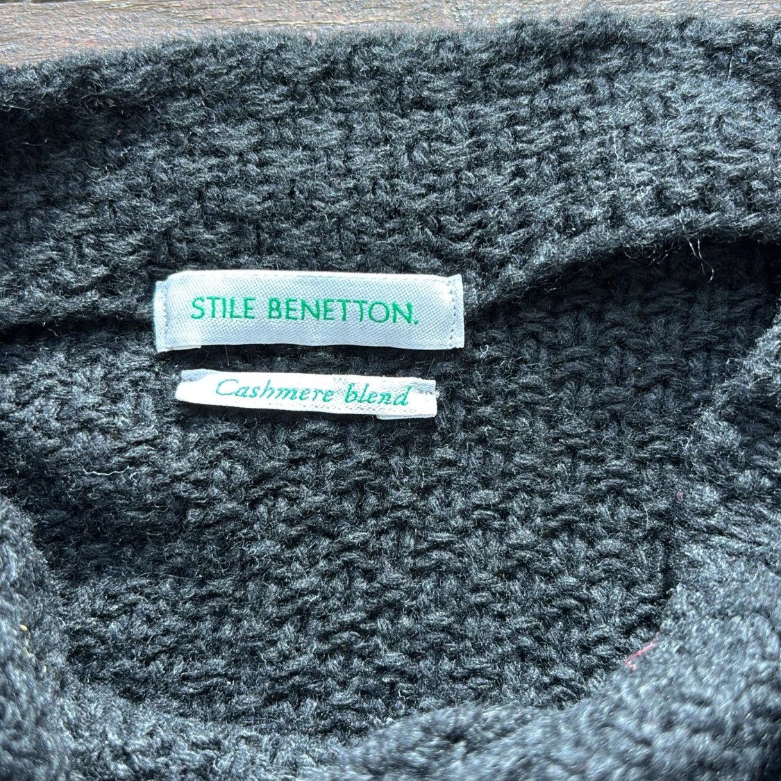 Svart polotröja från Benetton - 2