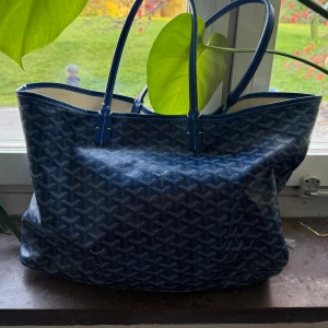 Väska - Fin väska som passar till allt