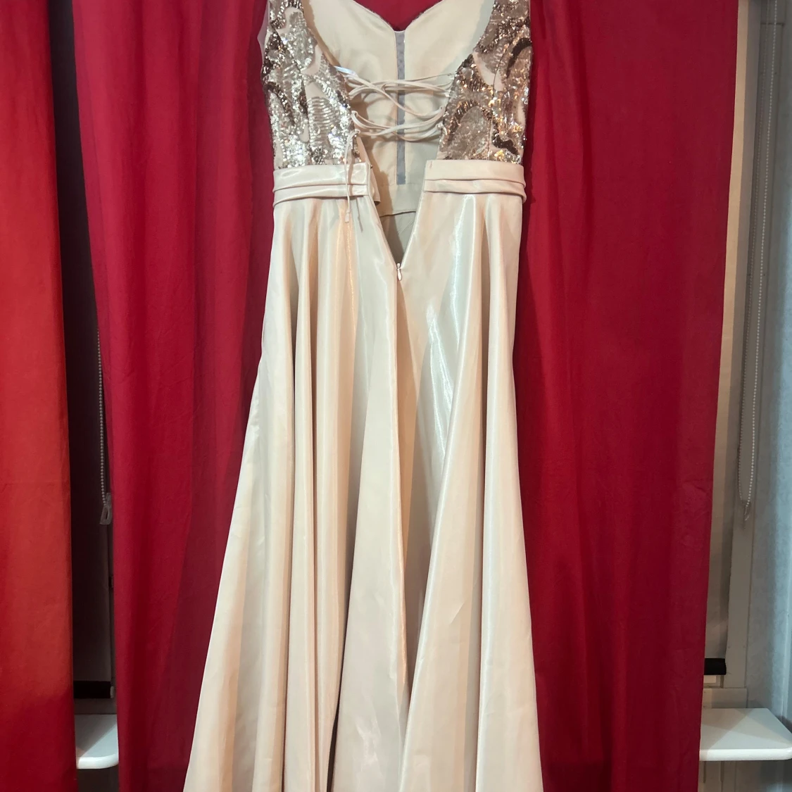 Fin klänning från en butik i Kista   - 3