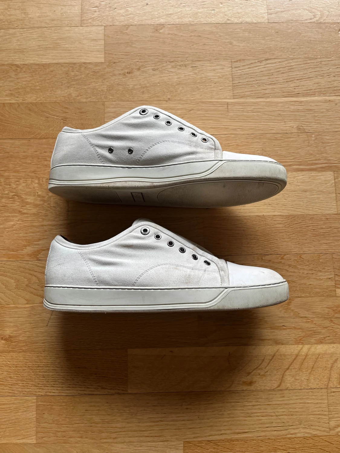 Vita sneakers från Lanvin  - 1