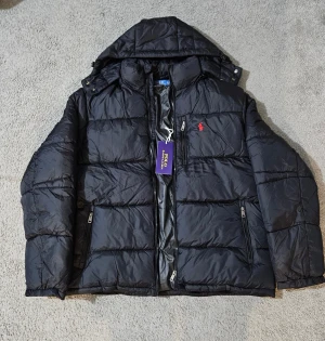 RL jacka - Säljer min Ralph Lauren dunjacka då den inte passar mig. 