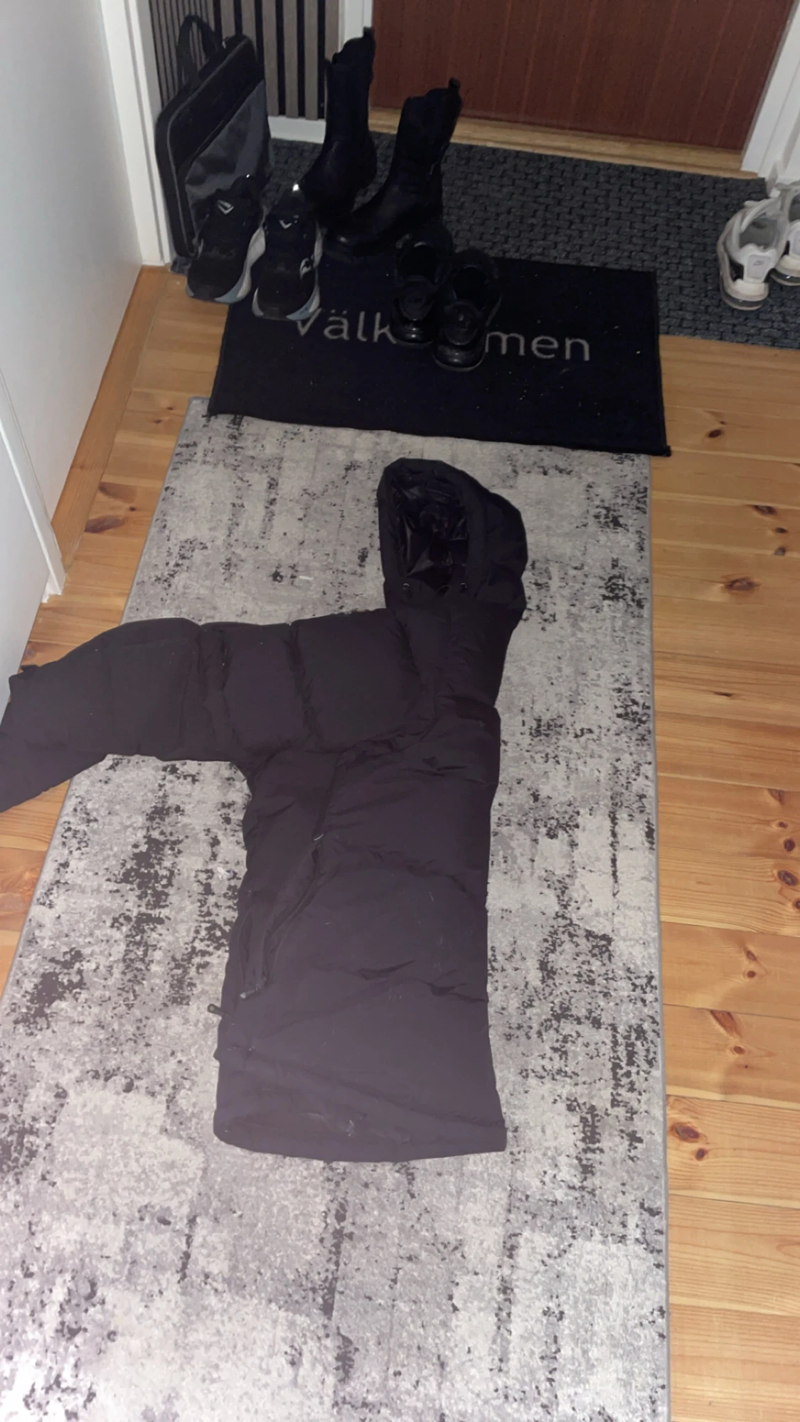 Svart pufferjacka från Sail Racing - 2