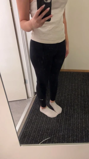 Nike leggings  - Säljer då de inte kommer till användning.