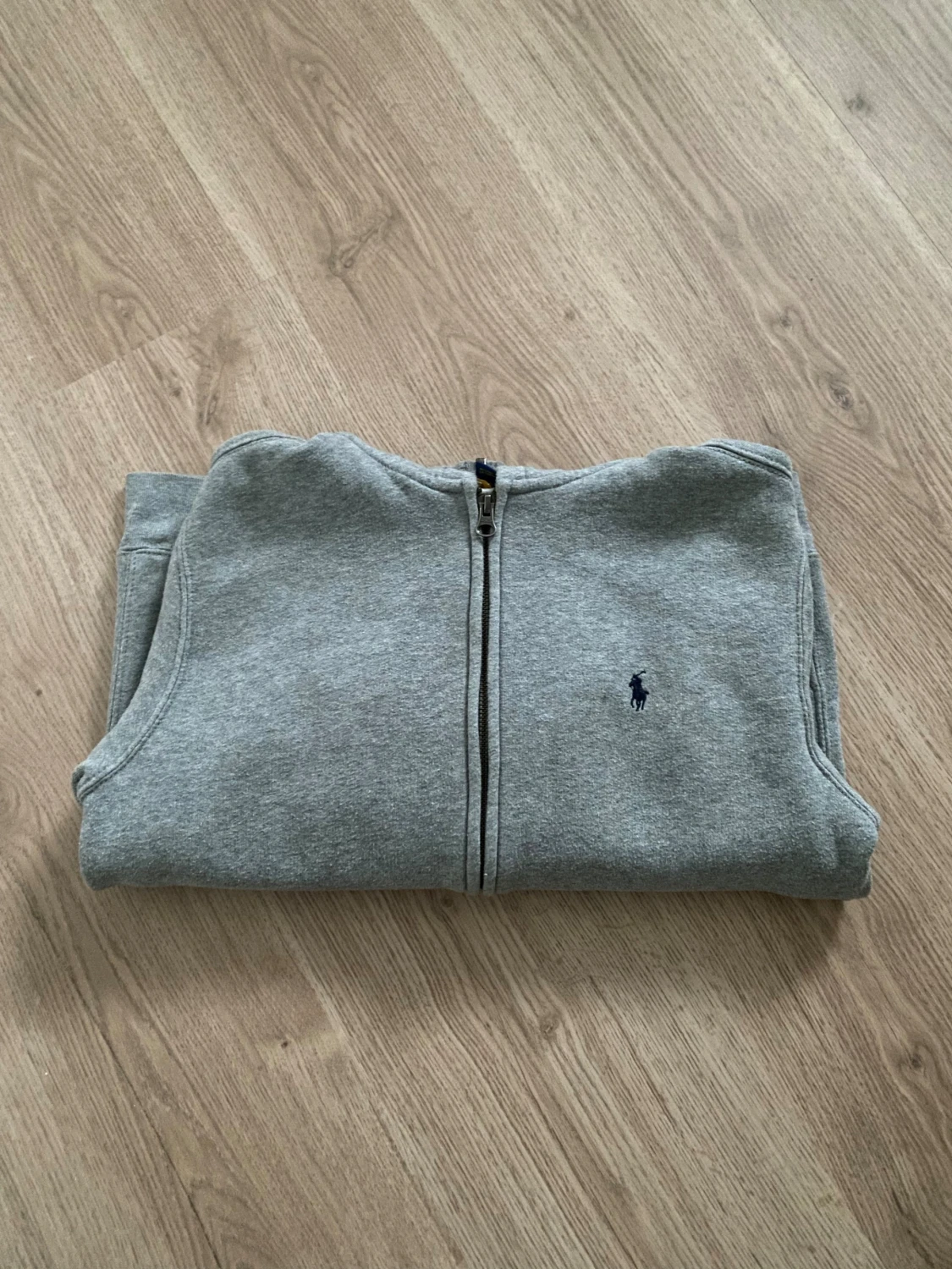 Grå hoodie från Polo Ralph Lauren - 2