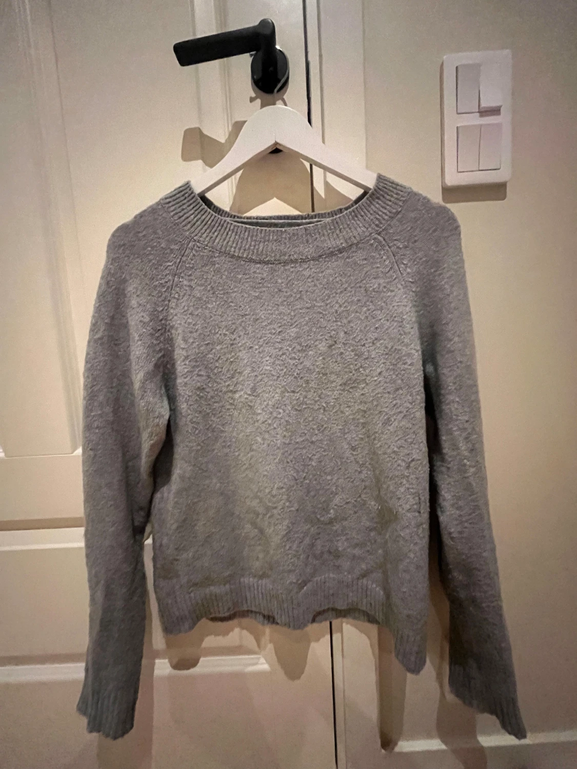 Grå stickad tröja från Vero Moda