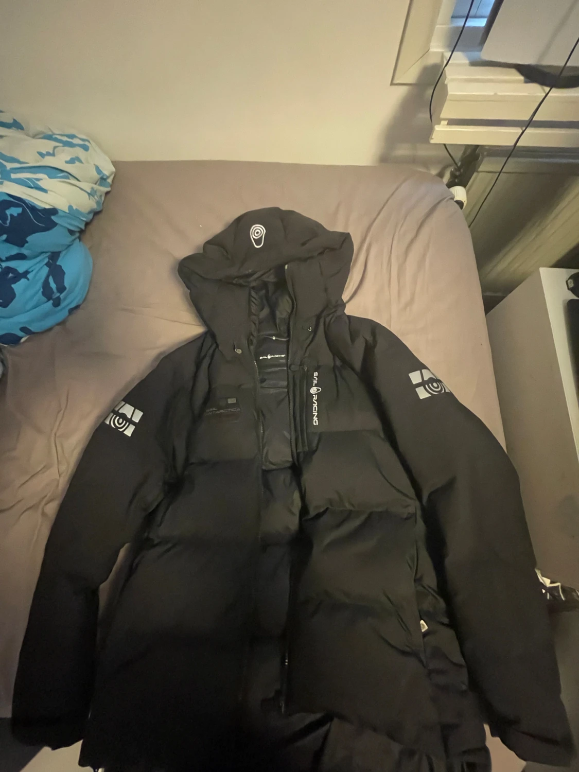 Svart dunjacka Sail Racing