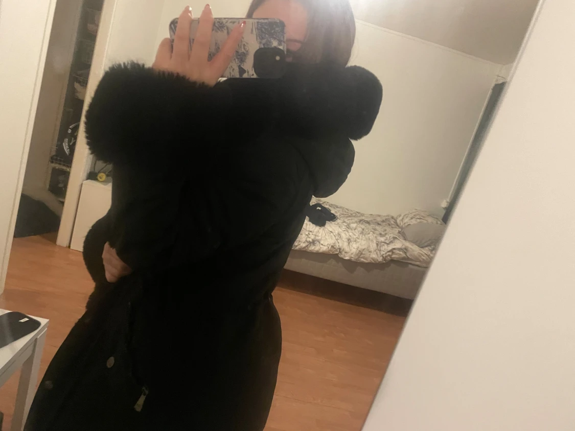 Svart pälsjacka från Copperose