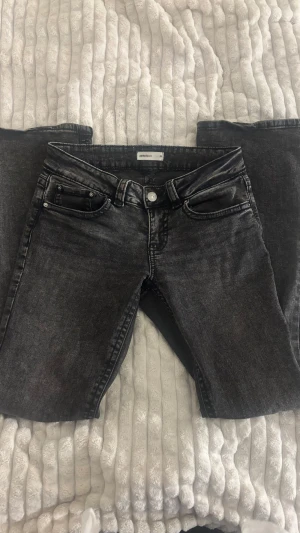 Gina jeans - Snygga  jeans från  Gina storlek 38 med låg midja. De är i jättebra skick!!