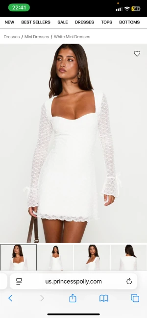 Student klänning - Supersöt vit kort klänning med långärmade spetsärmar och fyrkantig urringning. Klänningen är perfekt till studenten, aldrig använd, skriv för mer bilder eller funderingar💗liten i storleken