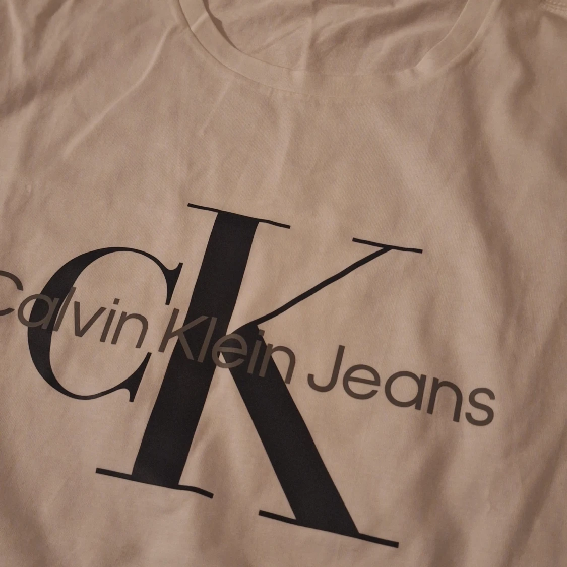 Ny vit t-shirt från Calvin Klein stl S - 1