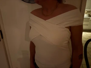 Gina topp - Säljer en jättefin Gina topp. Endast använd 2-3 gånger. 