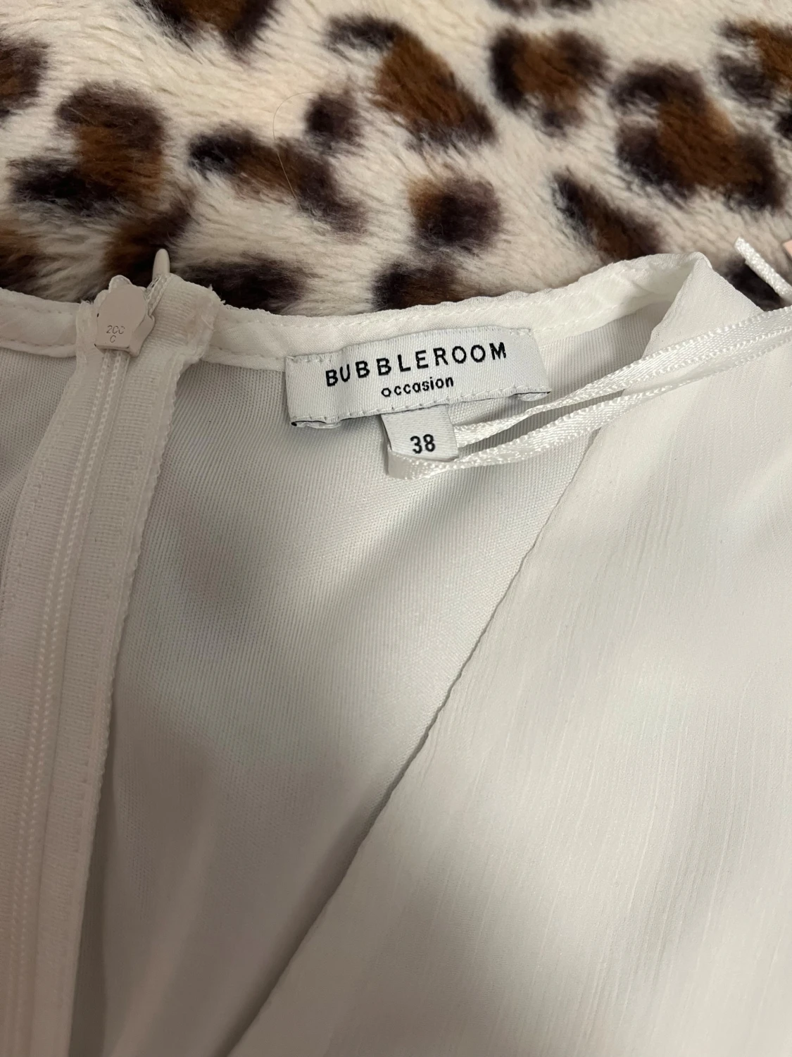 Vit omlottklänning från Bubbleroom - 1
