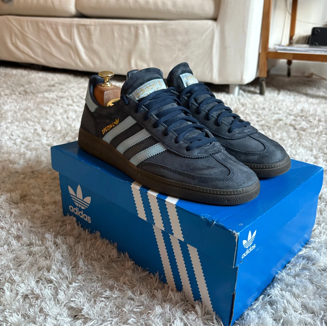 Adidas Spezial mörkblå sneakers