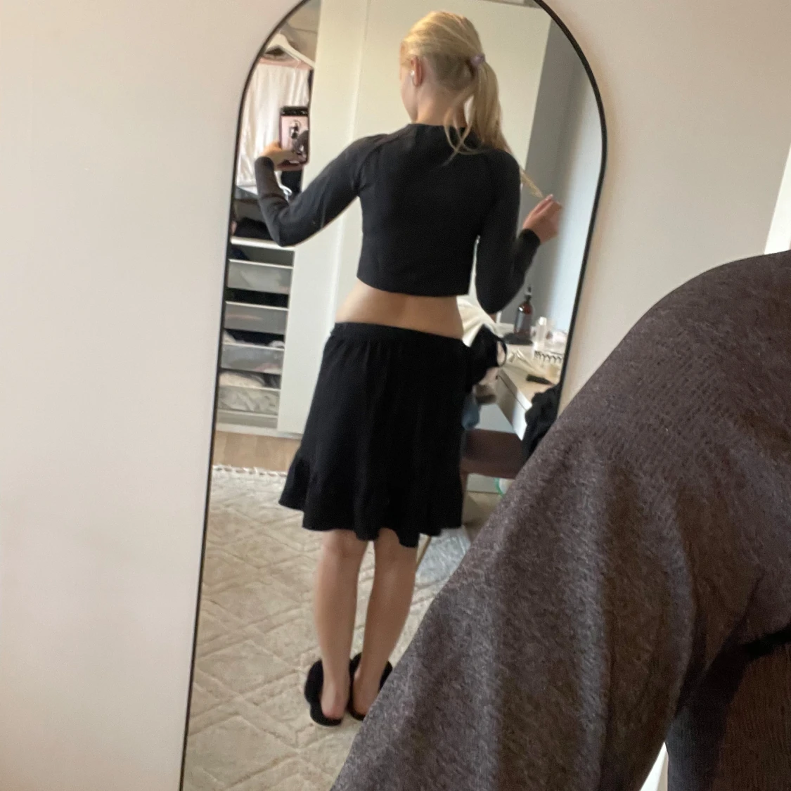 Svart kjol med volang från Vero Moda  - 2