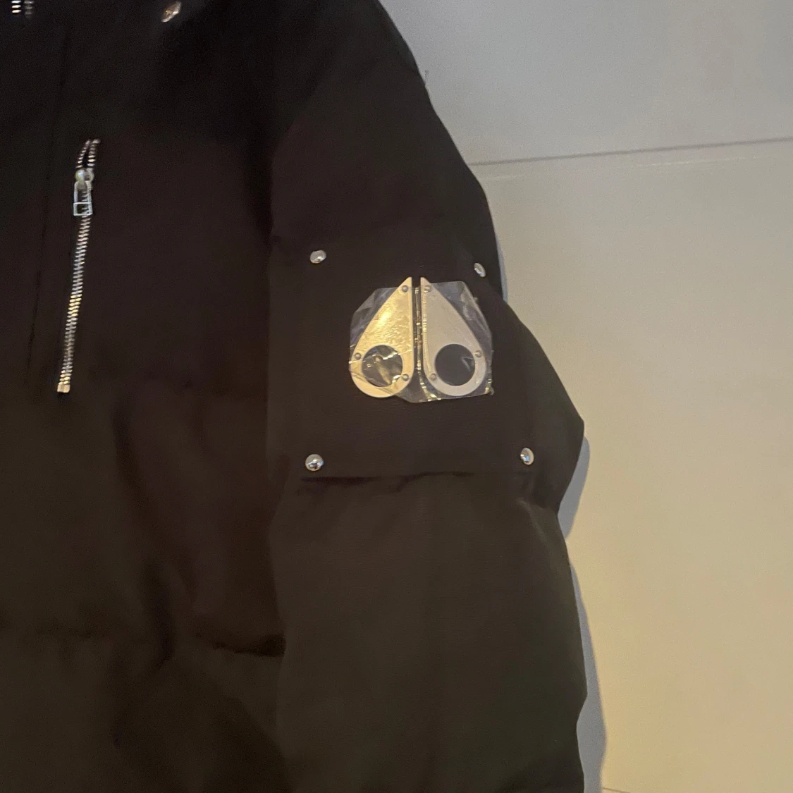 Svart dunjacka från Moose Knuckles - 1