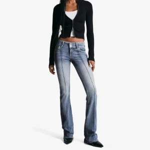 Bootcut jeans bershka - Säljer dessa populära jeansen från bershka i storlek 36💕💕