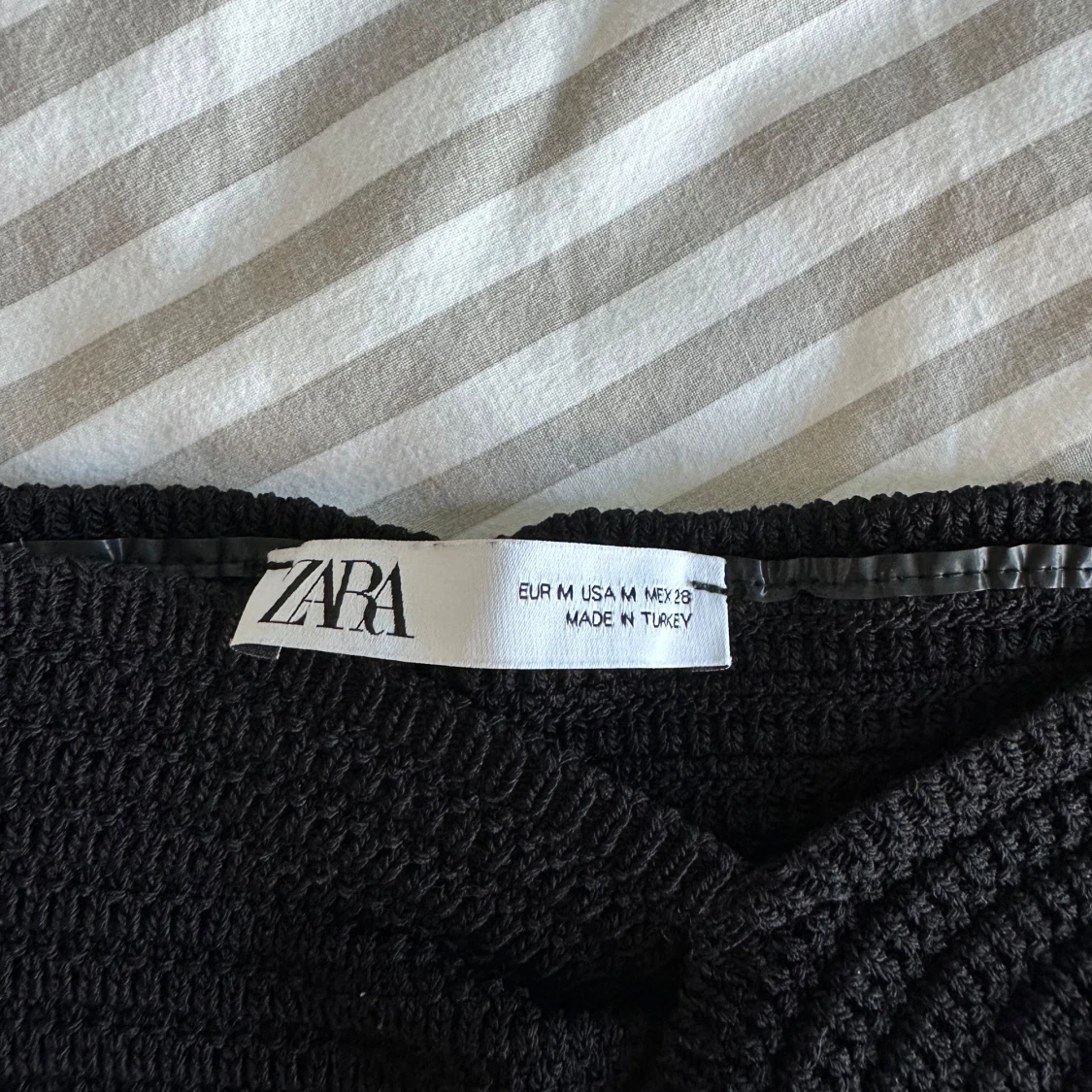 Svart söt topp från Zara med broderi - 2