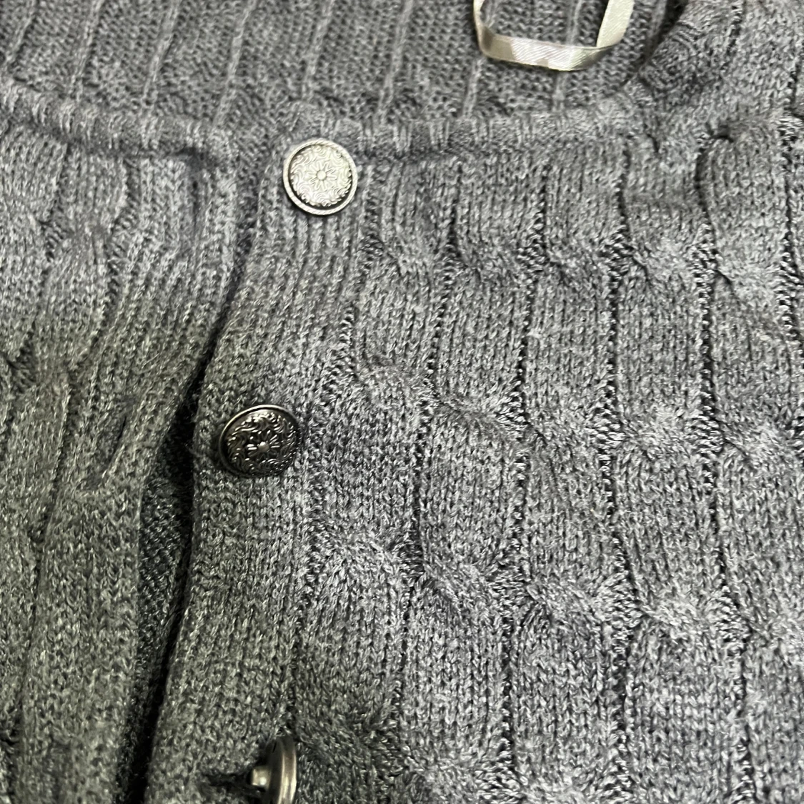Mörkgrå stickad kofta från Isolde - 2