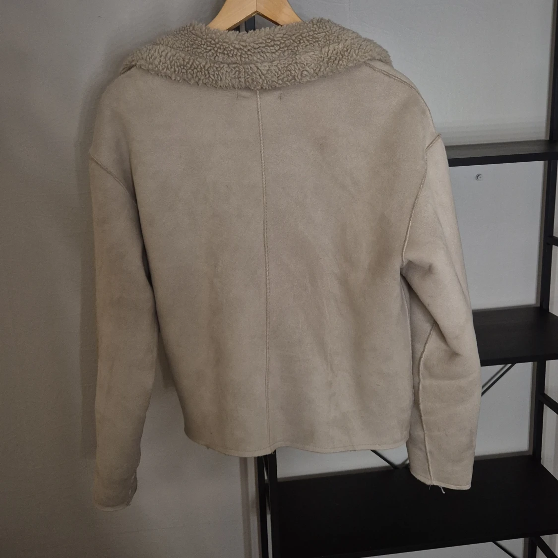 Beige teddyjacka med dragkedja från H&M - 2
