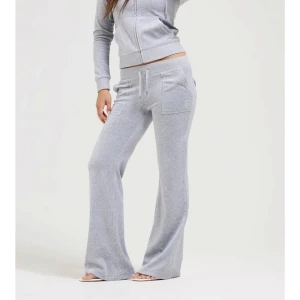 Juciy couture - Säljer ett sätt på grund av att dom börjar bli för små💞 Priset går att diskutera 