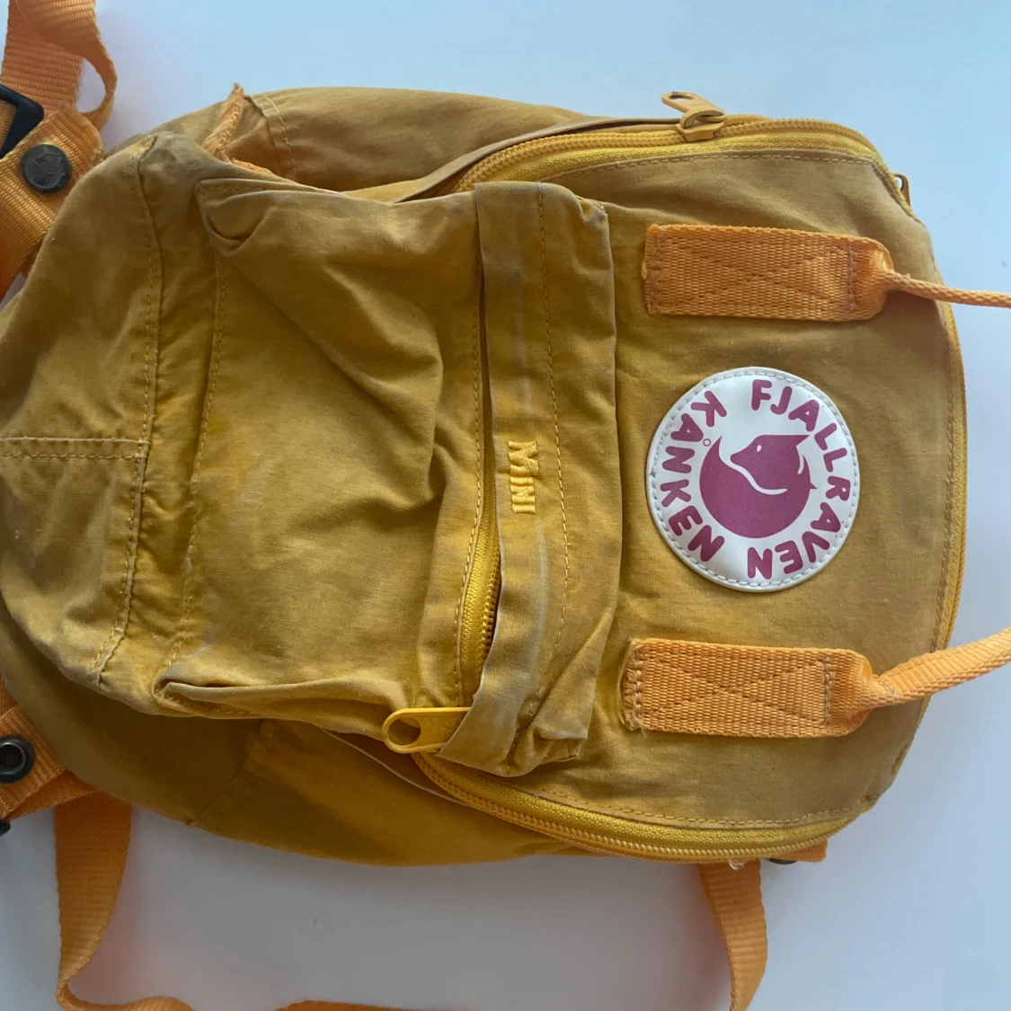 Gul Kånken Mini ryggsäck från Fjällräven