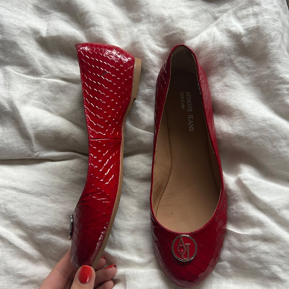 Röda ballerinaskor Armani Jeans - 2