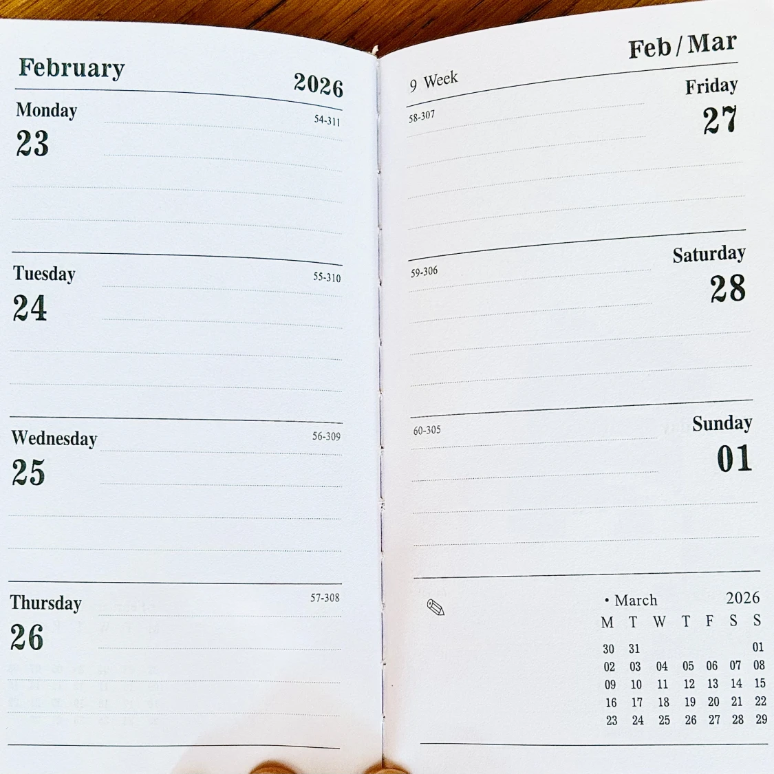 Söt fickalmanacka för 2026 med Kuromi-motiv! - 2