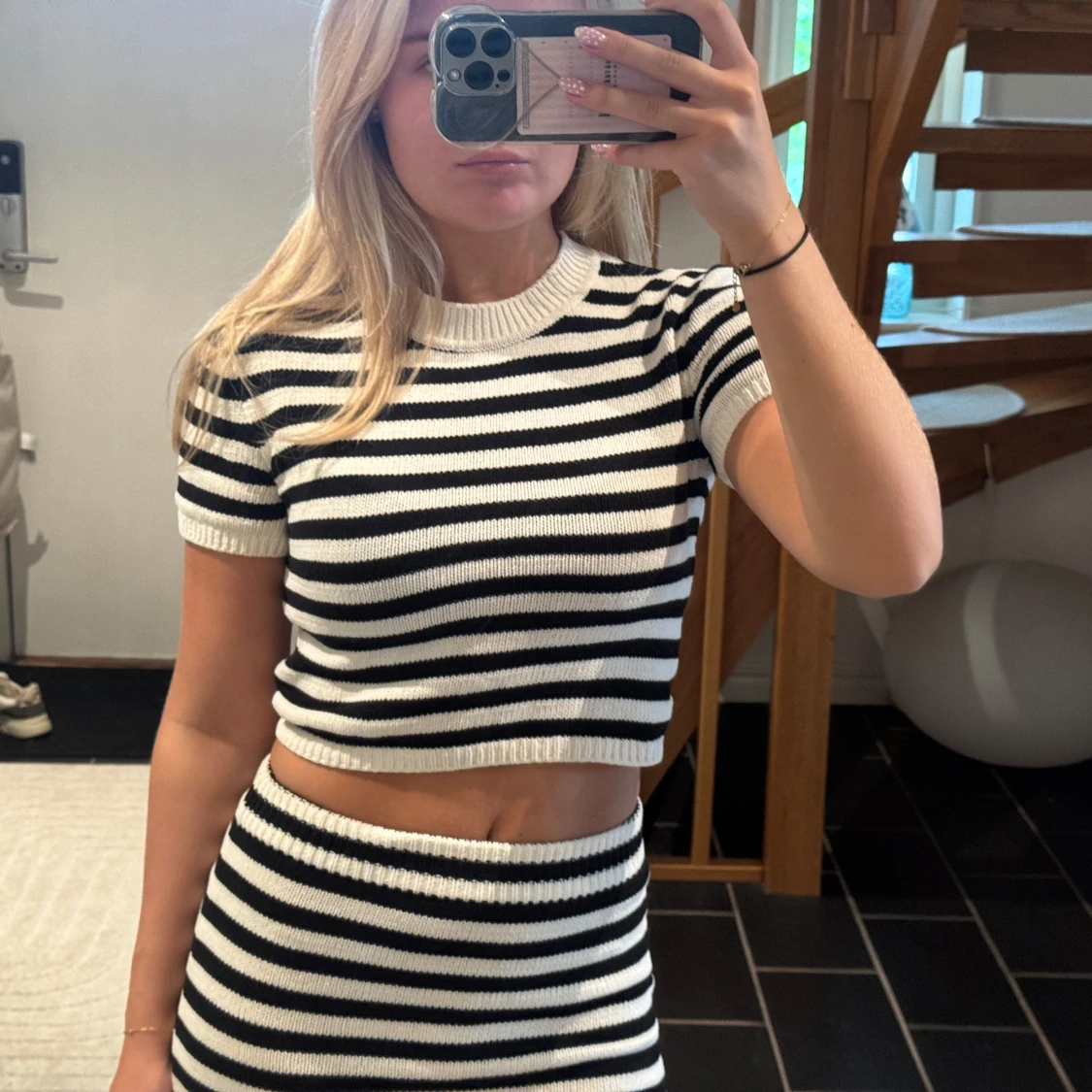 Randigt svartvitt set