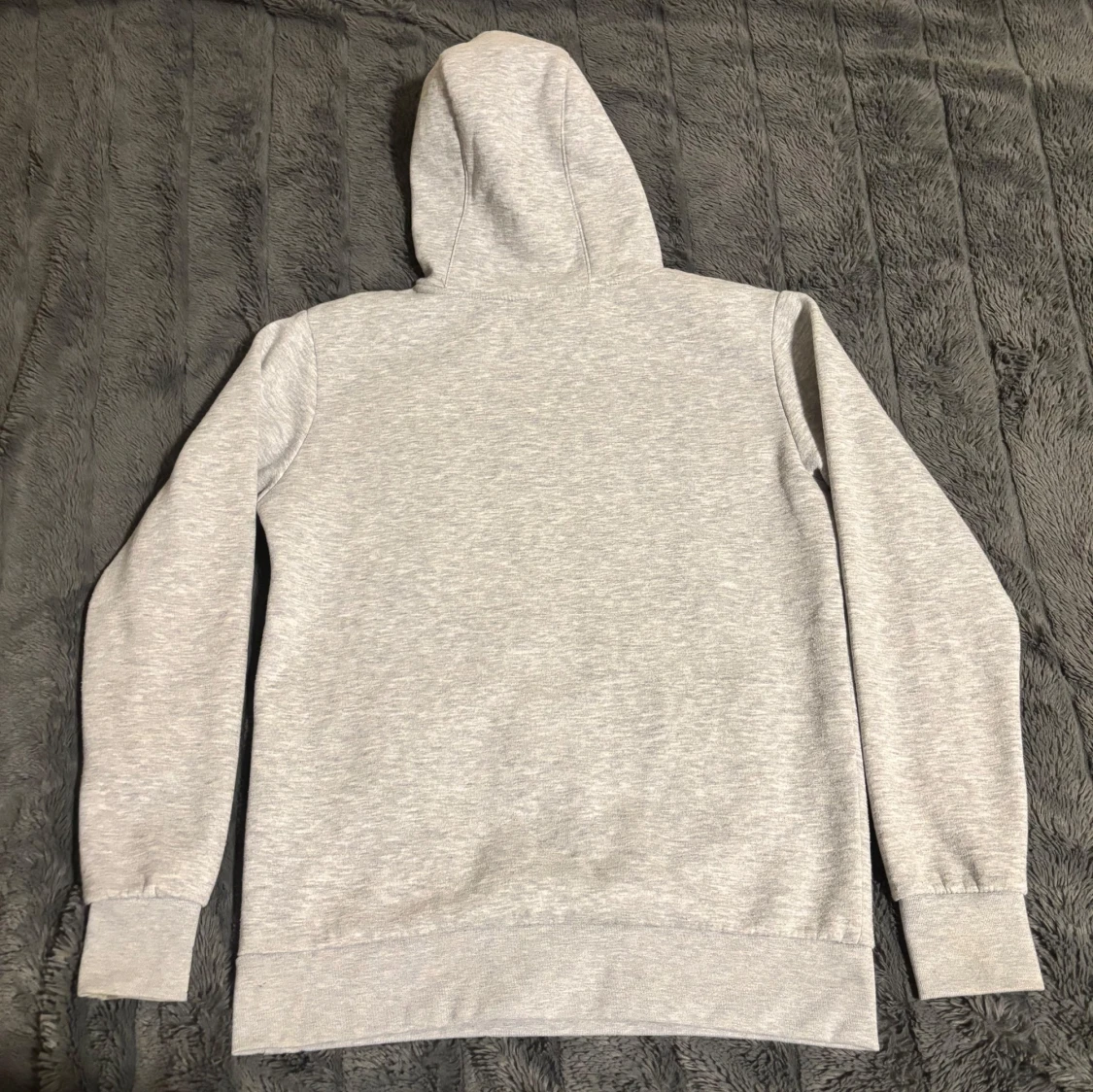 Grå hoodie från Hoodrich - 3