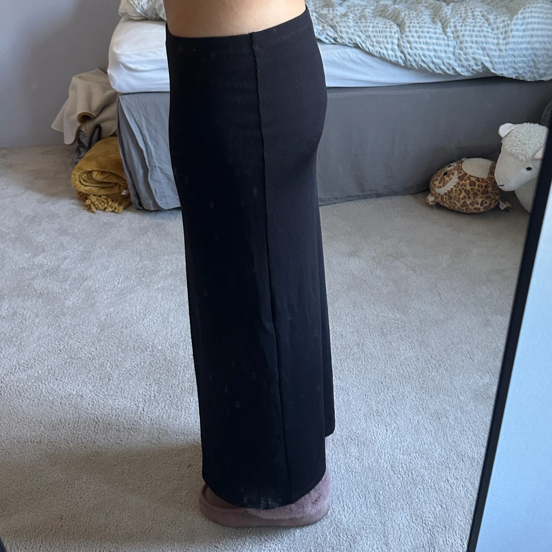 Svart ribbad långkjol - 2