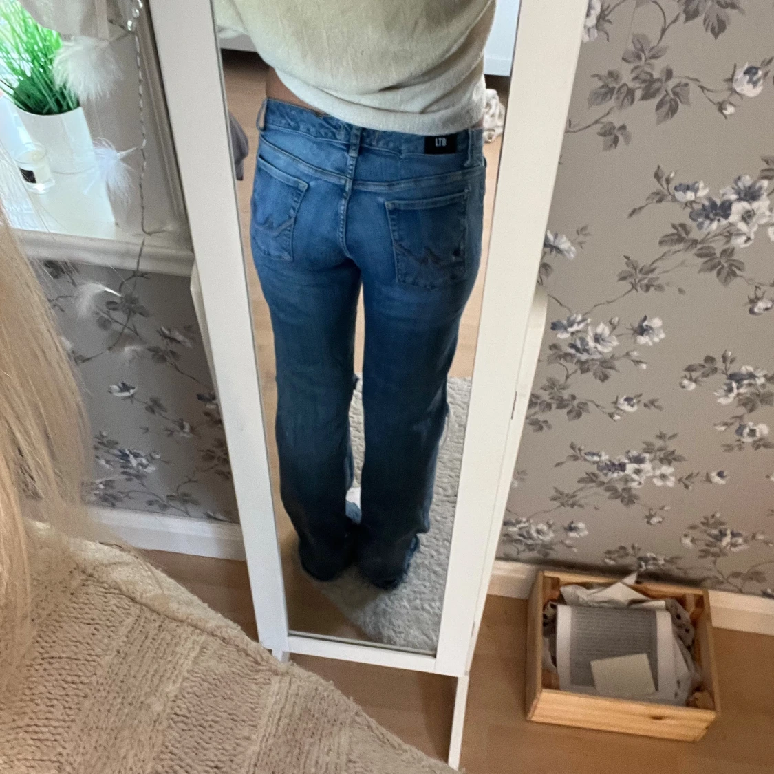 Blå slitna jeans från LTB Roxy - 2